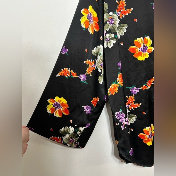 Savage X Fenty Night Blooms Oversized Button Up Sleep Shirt Womens Size Medium - Picture 4 of 9